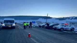 Karsta jandarma, şok yol uygulamalarını sürdürüyor