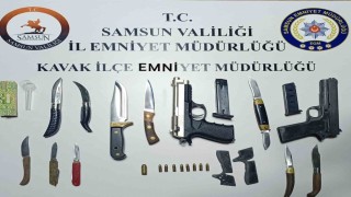 Kavakta ruhsatsız tabanca ele geçirildi
