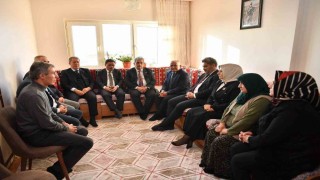 Kayseri protokolünden şehit ailelerine ziyaret