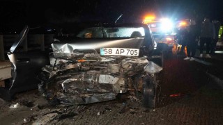 Kaza üstüne kaza... Yaralılara müdahale eden 2 sağlıkçıya araç çarptı: 10 yaralı