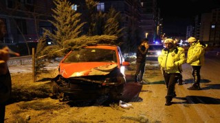 Kaza yapan alkollü sürücü, polise ecel teri döktürdü