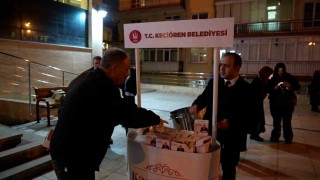 Keçiören Belediyesinden kandil simidi ikramı