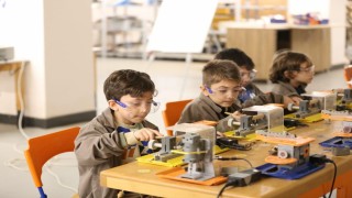 Kepez Belediyesinden çocuklara bilim dolu tatil