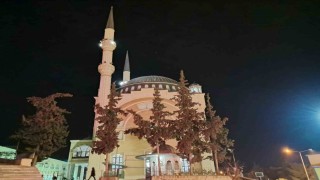 Kilisliler Miraç Kandilinde camilere akın etti