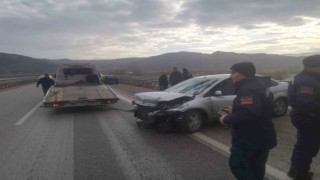 Kırıkkalede otomobil bariyerlere çarptı: 1 yaralı