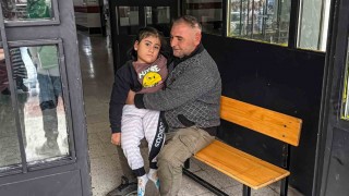 Kırk yıl kölesi olunacak öğretmenlerin akülü sandalye hediyesi, engelli öğrenciyi sınıfına kavuşturdu