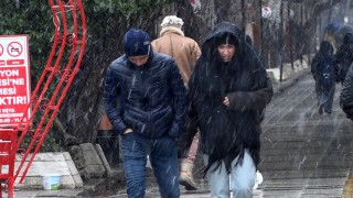 Kırklarelinde kar yağışı etkili oluyor