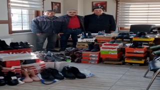 Kış gününde çocuklara montsuz ve botsuz bırakılmadı