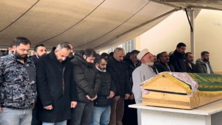 Kıskançlık krizi nedeniyle öldürülen genç kız toprağa verildi