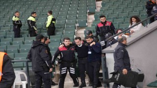 Kocaelispor - Iğdır maçında tribünde olay çıktı