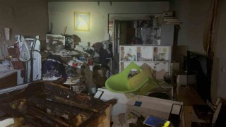 Kombisi arıza yapınca elektrikli sobayla ısınmak istedi, evi yaktı