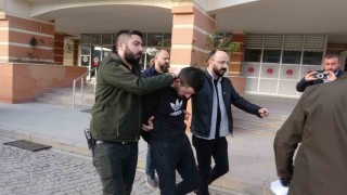 Komşusunu öldürüp 3 kişiyi de yaralayan sanık: “Olay yaşandığı sırada uyuşturucu etkisi altındayım, pişmanım”
