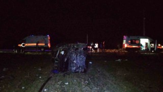 Kontrolden çıkan otomobil takla atarak tarlaya uçtu: 3 yaralı
