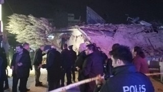 Konya'da 4 katlı bina çöktü