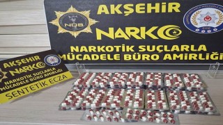 Konyada otobüsteki yolcunun çantasından uyuşturucu çıktı