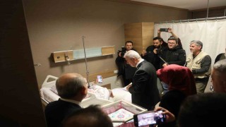 Konyada yılın ilk bebeğini görevdeki asker babası görüntülü aramayla gördü