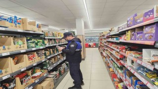Körfez Zabıtasından raf ve etiket denetimi