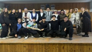 Köyceğizde öğrencilerden tiyatro gösterisi