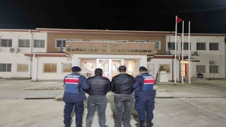 Kuşadasında düzensiz göçmenlerle yakalanan organizatörler tutuklandı