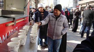 Kütahya Vakıflar Bölge Müdürlüğünden halka salep ikramı