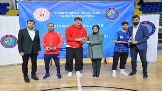 Kütahyada düzenlenen İşitme Engelliler Erkekler Futsal Türkiye Şampiyonası sona erdi