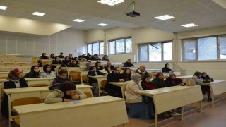 Liseli öğrenciler Düzce Üniversitesinde