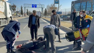 Malatyada kamyonun çarptığı yaya yaralandı