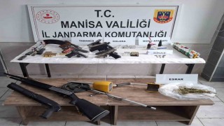 Manisa jandarmasından 2 ilçede eş zamanlı operasyon