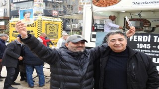 Manisada Ferdi Tayfur hayranlarından lokma hayrı