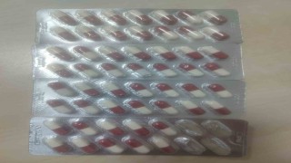 Manisada polisten kaçan şüpheliden uyuşturucu hap çıktı