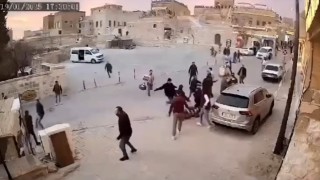 Mardinde esnaf kavgası güvenlik kamerasında: 2 yaralı