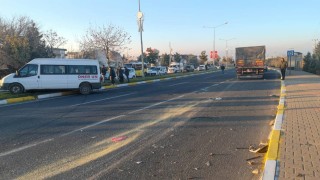 Mardinde tır ile işçi servisi çarpıştı: 11 yaralı