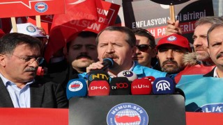 Memur-Sen Hazine ve Maliye Bakanlığı önünde refah payı talebinde bulundu