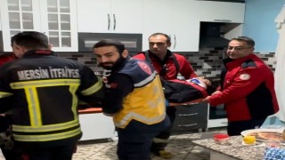 Mersinde 3. kattan havalandırma boşluğuna düşen çocuk ağır yaralandı