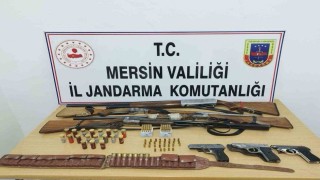Mersinde 3ü tabanca 7 silah ele geçirildi