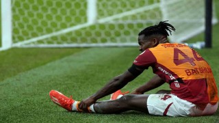 Michy Batshuayi penaltı kaçırdı