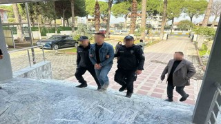 Minibüsü kundaklayan şüpheli polisten kaçamadı