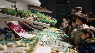 Minik doğa kaşifleri dondurulmuş hayvan müzesini gezdi