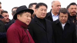 Moğolistan Cumhurbaşkanı Aladağ Saray kalıntısını inceledi