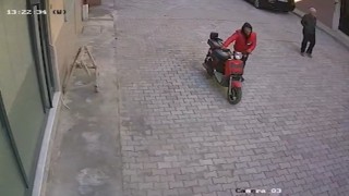 Motosiklet hırsızı kıskıvrak yakalandı