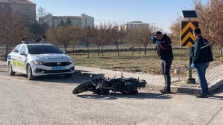 Motosiklet ile hafif ticari araç çarpıştı: 1 ölü, 1 yaralı