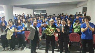 Muğla Gazi Anadolu Lisesinde “İnsana Yolculuk” söyleşisi düzenlendi