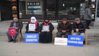 Muşta aileler evlat nöbetini sürdürüyor