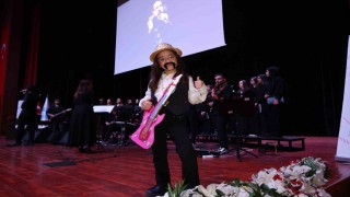 Niğdede Barış Manço Anma Konserine büyük ilgi