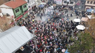 Odunpazarı Belediyesinin yeni yıl pazarı büyük ilgi gördü