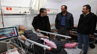 Öğrenci servisi ile otomobil çarpıştı: 10 yaralı