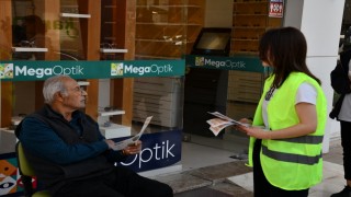 Öğrenciler dağıttıkları broşürlerle sigara izmariti kirliliğine dikkat çekti