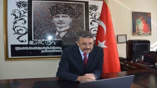 Öğretmenlere hitap eden Vali Çelik: “Her başarı hikayesinin giriş, gelişme ve sonuç kısmında sizler varsınız”
