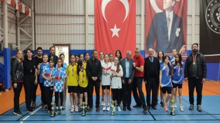 Okul sporları badminton yıldız kızlar maçları sona erdi