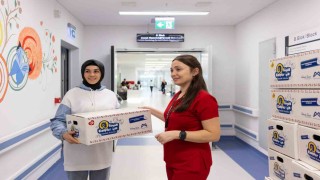 Onkoloji bölümünde tedavi gören çocuklara yeni yıl hediyesi